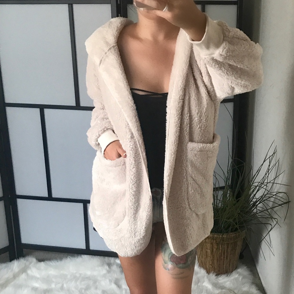 LAST 3️⃣Soft Plush Teddy Bear Faux Fur Hoodie Coat - Picture 2 of 8